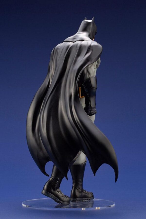 Descubre el apasionante mundo de Estatua Batman Last Knight on Earth.