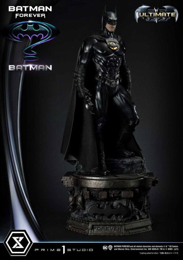 Descubre el apasionante mundo de Estatua Batman Ultimate Bonus Version.