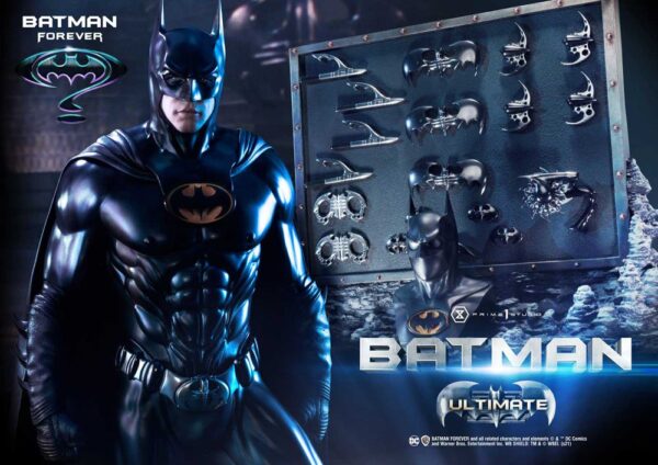 Descubre el apasionante mundo de Estatua Batman Ultimate Bonus Version.