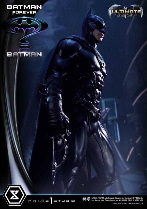 Descubre el apasionante mundo de Estatua Batman Ultimate Bonus Version.
