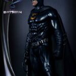 Descubre el apasionante mundo de Estatua Batman Ultimate Bonus Version.