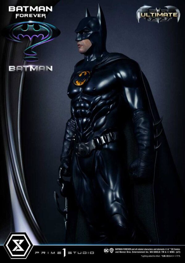 Descubre el apasionante mundo de Estatua Batman Ultimate Bonus Version.