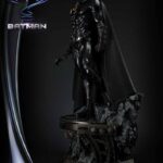 Descubre el apasionante mundo de Estatua Batman Ultimate Bonus Version.