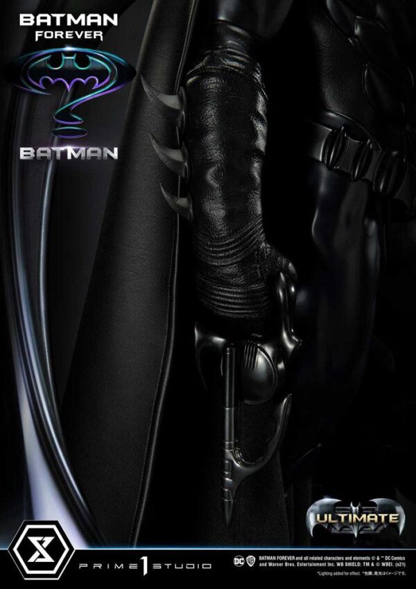 Descubre el apasionante mundo de Estatua Batman Ultimate Bonus Version.
