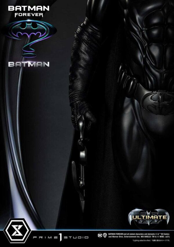 Descubre el apasionante mundo de Estatua Batman Ultimate Bonus Version.