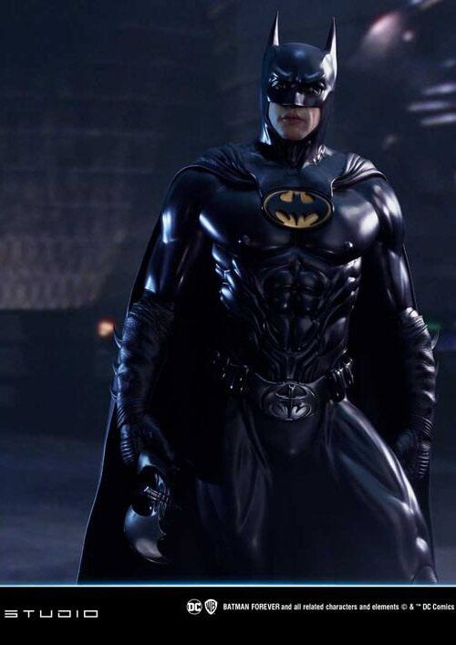 Descubre el apasionante mundo de Estatua Batman Ultimate Bonus Version.