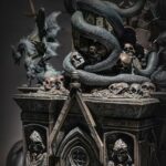 Descubre el apasionante mundo de Estatua Batman on Throne DC Comics.