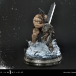 Descubre el apasionante mundo de Estatua Berserk Guts Versus Zodd.