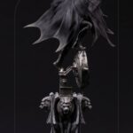 Descubre el apasionante mundo de Estatua Deluxe Art Scale Batman.