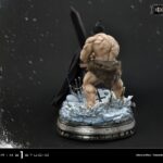 Descubre el apasionante mundo de Estatua Guts Versus Zodd Deluxe version.