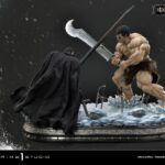 Descubre el apasionante mundo de Estatua Guts Versus Zodd Deluxe version.