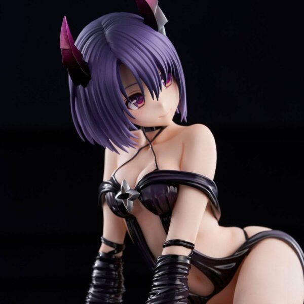 Descubre el apasionante mundo de Estatua Haruna Sairenji Darkness Limited.