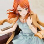 Descubre el apasionante mundo de Estatua Karen Off Stage Bonus Edition.