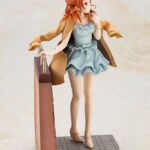 Descubre el apasionante mundo de Estatua Karen Off Stage Bonus Edition.