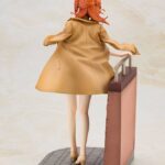 Descubre el apasionante mundo de Estatua Karen Off Stage Bonus Edition.