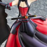 Descubre el apasionante mundo de Estatua Maple Black Rose Armor.