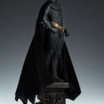 Descubre el apasionante mundo de Estatua Premium Format Batman.