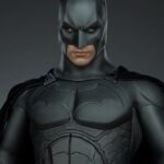 Descubre el apasionante mundo de Estatua Premium Format Batman.