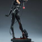 Descubre el apasionante mundo de Estatua Premium Format Catwoman.