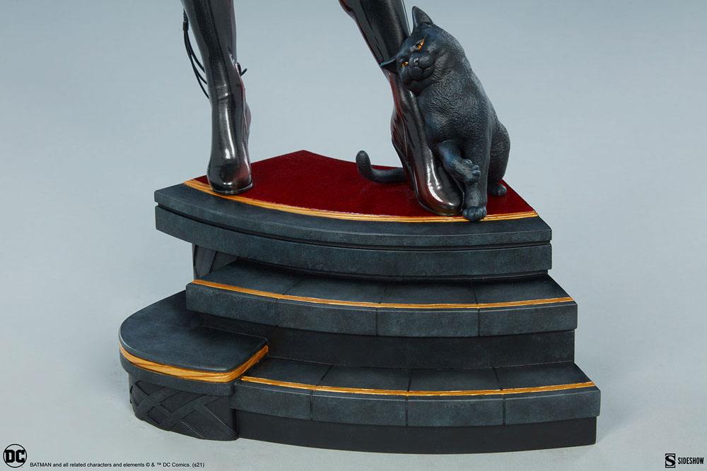 Descubre el apasionante mundo de Estatua Premium Format Catwoman.