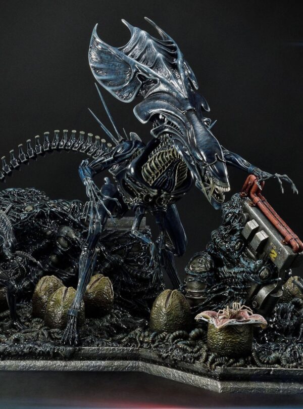 Descubre el apasionante mundo de Estatua Queen Alien Battle Diorama.