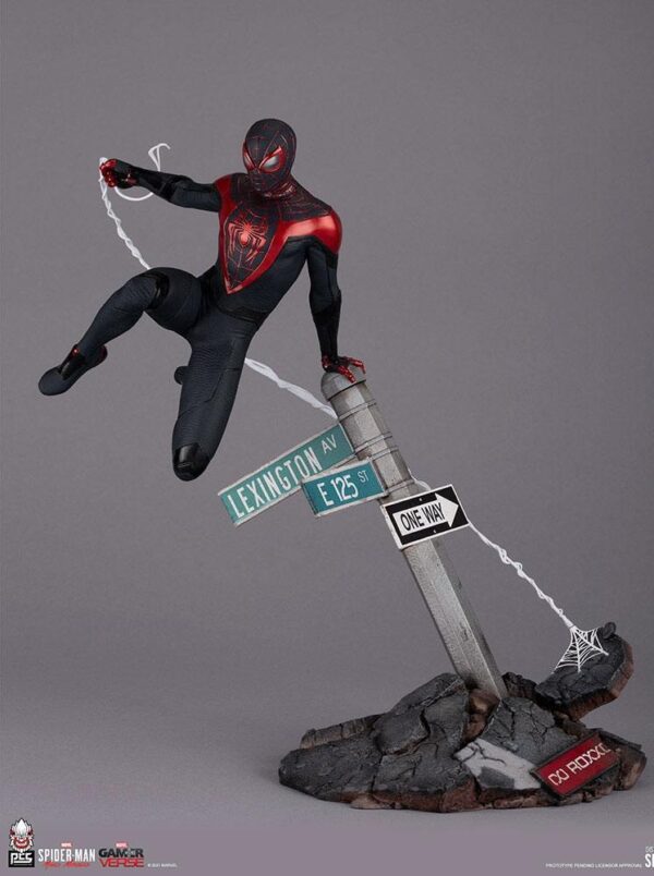 Descubre el apasionante mundo de Estatua Spider-Man Miles Morales.
