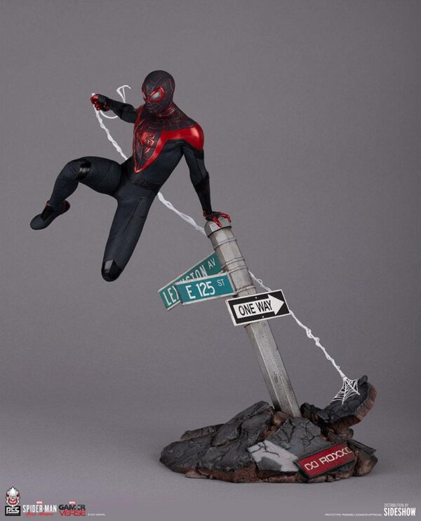 Descubre el apasionante mundo de Estatua Spider-Man Miles Morales.