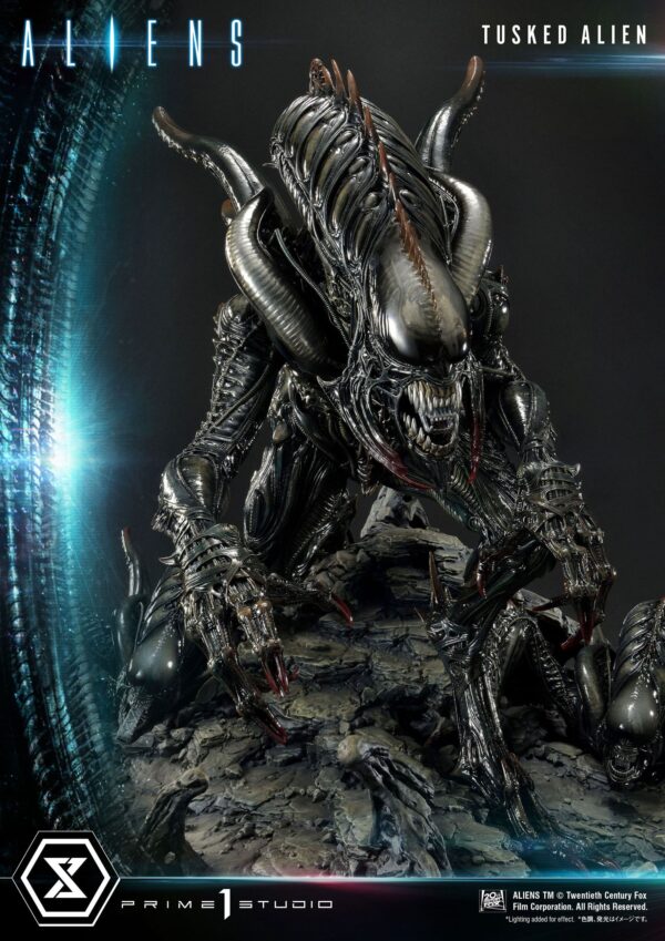 Descubre el apasionante mundo de Estatua Tusked Alien Bonus Version.