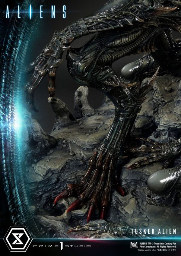 Descubre el apasionante mundo de Estatua Tusked Alien Bonus Version.