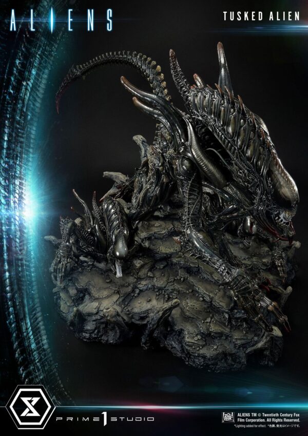 Descubre el apasionante mundo de Estatua Tusked Alien Bonus Version.