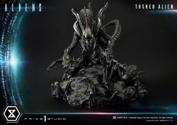 Descubre el apasionante mundo de Estatua Tusked Alien Bonus Version.