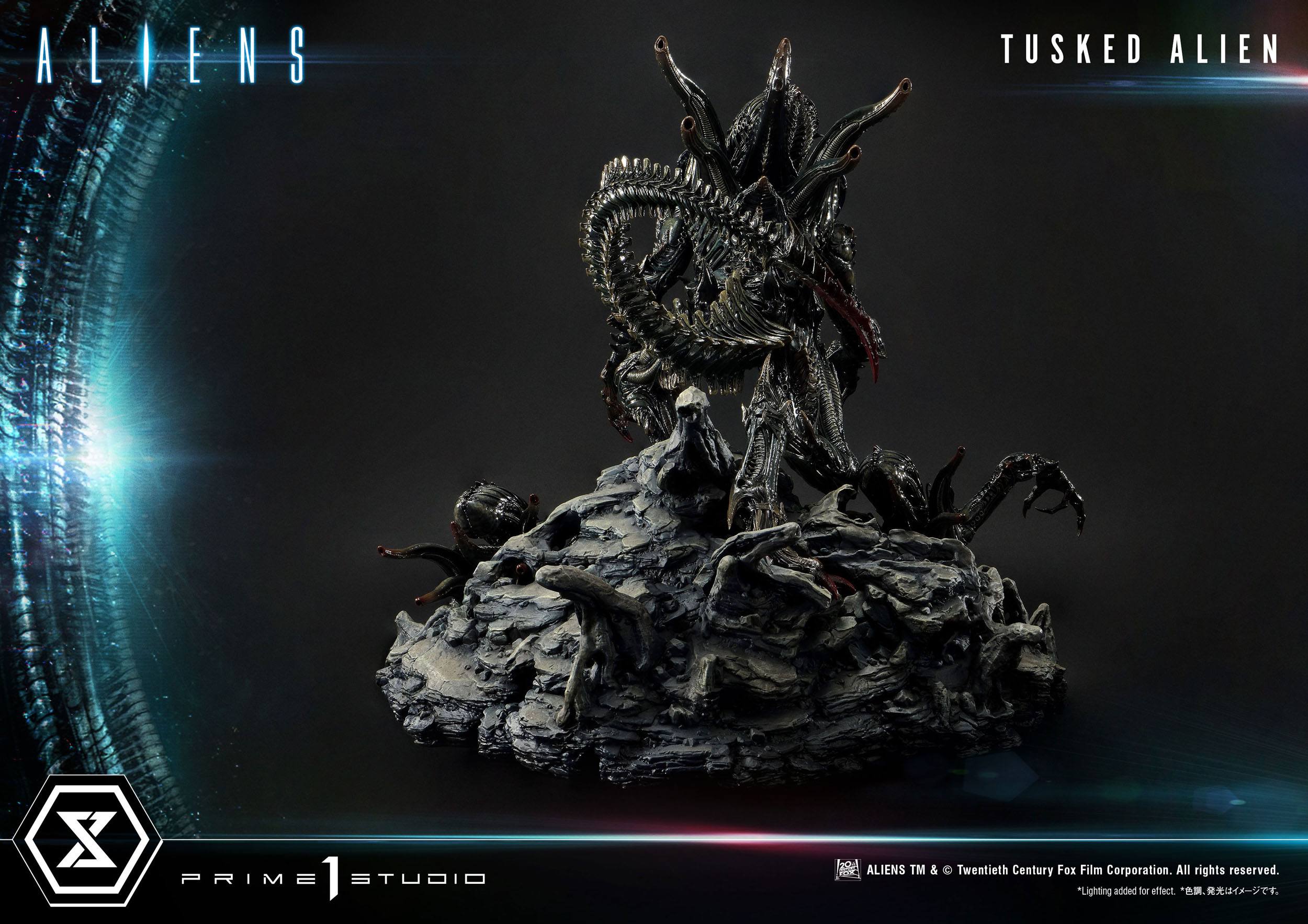 Descubre el apasionante mundo de Estatua Tusked Alien Bonus Version.