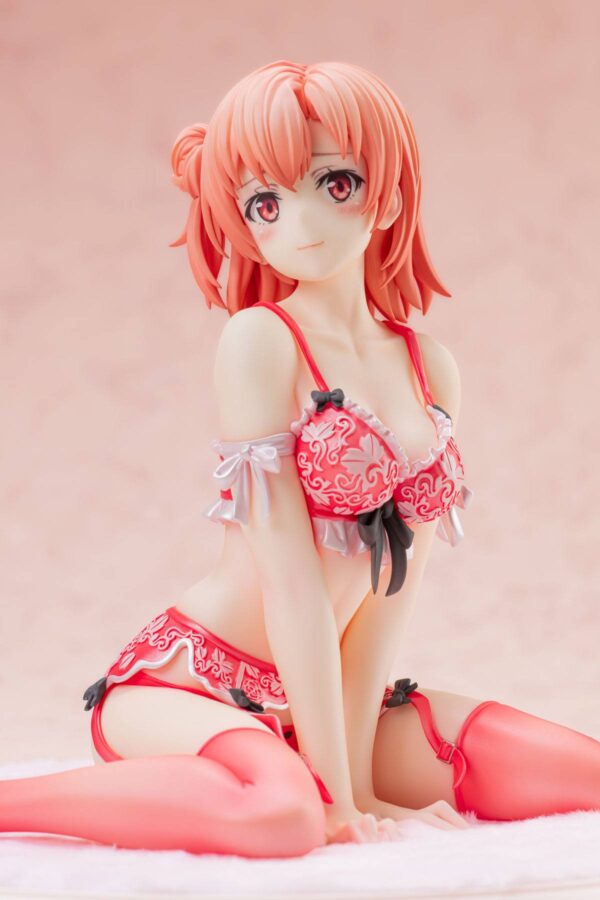 Descubre el apasionante mundo de Estatua Yui Yuigahama Lingerie.