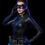 Descubre el apasionante mundo de Busto tamaño real Selina Kyle.