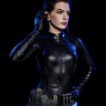 Descubre el apasionante mundo de Busto tamaño real Selina Kyle.