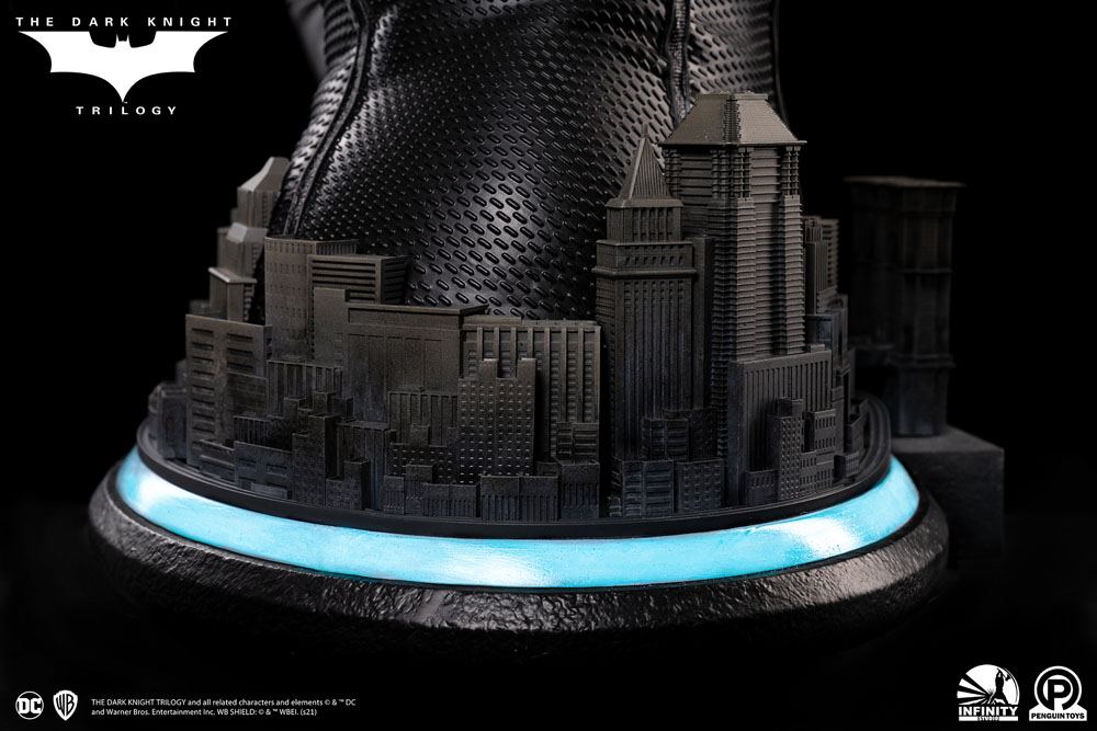 Descubre el apasionante mundo de Busto tamaño real Selina Kyle.