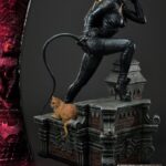 Descubre el apasionante mundo de Estatua Catwoman Deluxe Bonus Version.