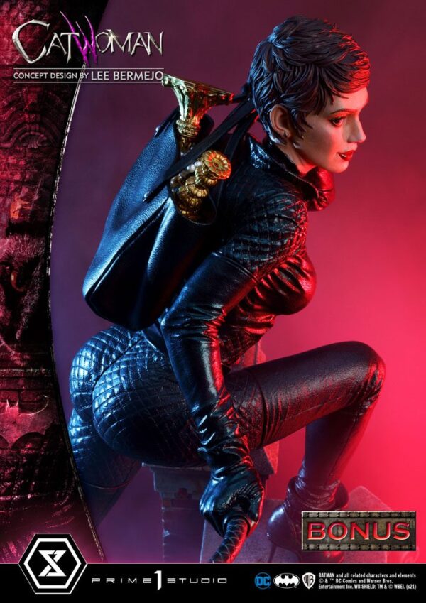 Descubre el apasionante mundo de Estatua Catwoman Deluxe Bonus Version.