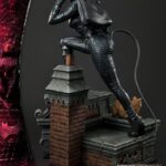 Descubre el apasionante mundo de Estatua Catwoman Deluxe Bonus Version.
