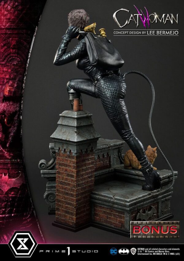 Descubre el apasionante mundo de Estatua Catwoman Deluxe Bonus Version.