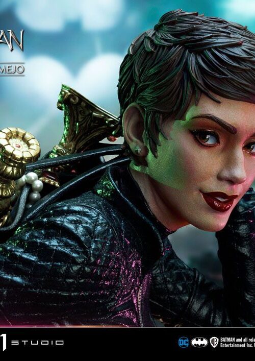 Descubre el apasionante mundo de Estatua Catwoman Deluxe Bonus Version.