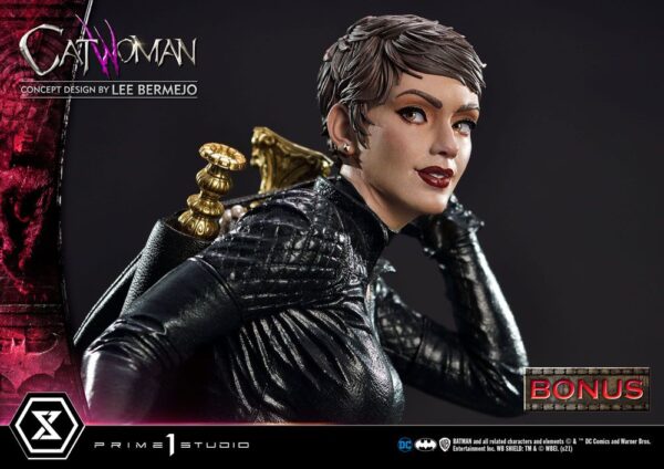 Descubre el apasionante mundo de Estatua Catwoman Deluxe Bonus Version.