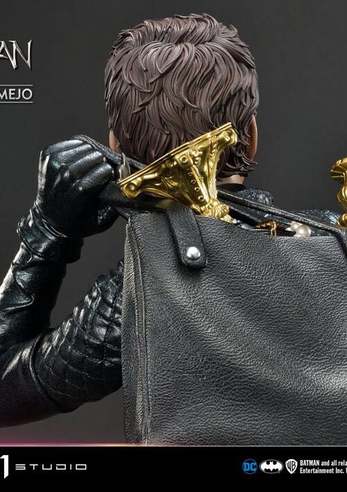 Descubre el apasionante mundo de Estatua Catwoman Deluxe Bonus Version.