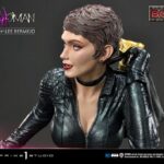 Descubre el apasionante mundo de Estatua Catwoman Deluxe Bonus Version.