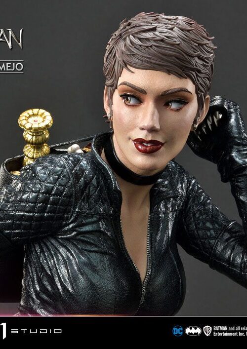 Descubre el apasionante mundo de Estatua Catwoman Deluxe Bonus Version.