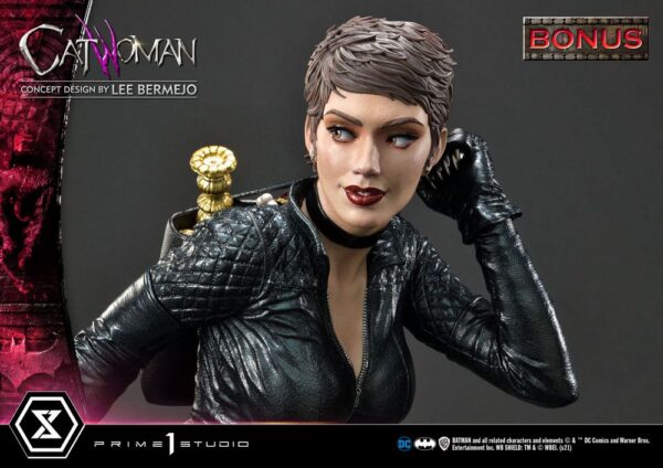Descubre el apasionante mundo de Estatua Catwoman Deluxe Bonus Version.