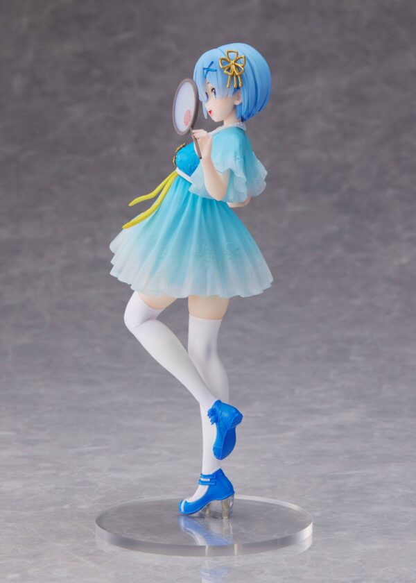 Descubre el apasionante mundo de Estatua Coreful Rem Mandarin Dress.
