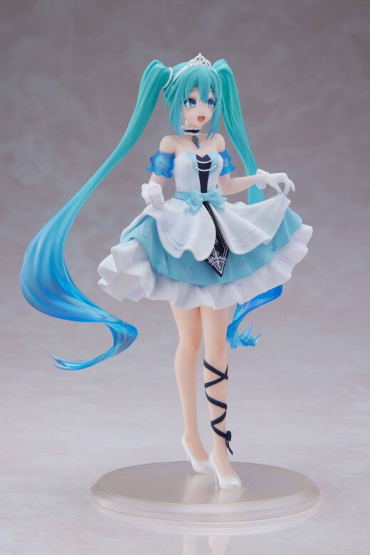 Descubre el apasionante mundo de Estatua Hatsune Miku Cinderella.