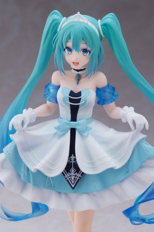 Descubre el apasionante mundo de Estatua Hatsune Miku Cinderella.