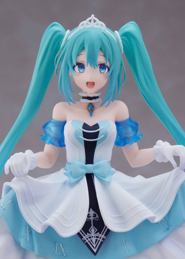 Descubre el apasionante mundo de Estatua Hatsune Miku Cinderella.